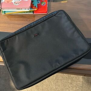 TUMI tech case